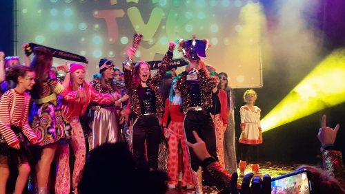 LinksRechts-uit-Nederweert-Eind-wint-Tiener-Vastelaovend-Konkoer