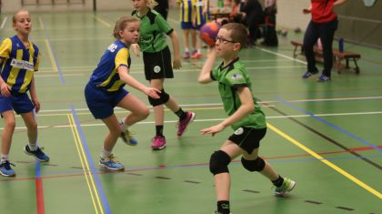 MEOS-E-jeugd-handbal-kampioen-2016-2017-12