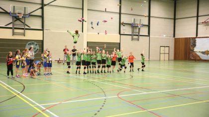 MEOS-E-jeugd-handbal-kampioen-2016-2017-43