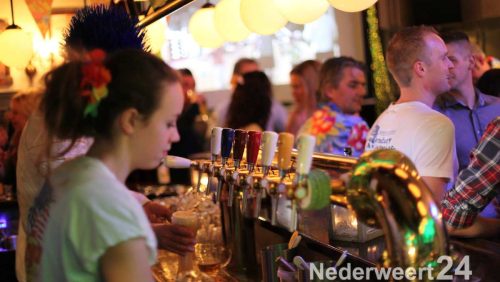 Mallorca Partyyy bij de Kleine Winst in Nederweert