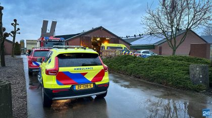 Man-valt-door-dak-aan-Hunselerdijk-in-Kelpen-Oler-1 Man-valt-door-dak-aan-Hunselerdijk-in-Kelpen-Oler-1