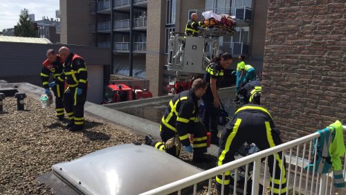 Man-valt-van-drie-hoog-Driesveldlaan-Weert