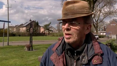 Markante-Nederweertenaar-met-hoedje-en-sigaar-in-Ongerwaeg