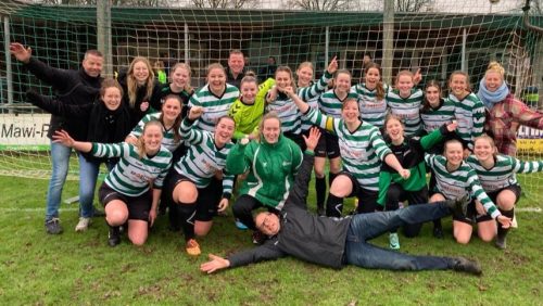 Meet-Greet-de-voetbalvrouwen-van-ST-Eindse-BoysMerefeldia2