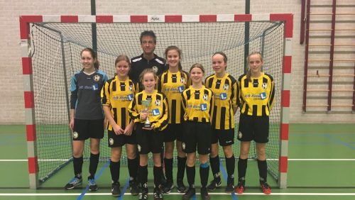 Merefeldia-Meiden-winnen-Kerstzaaltoernooi-Nederweert