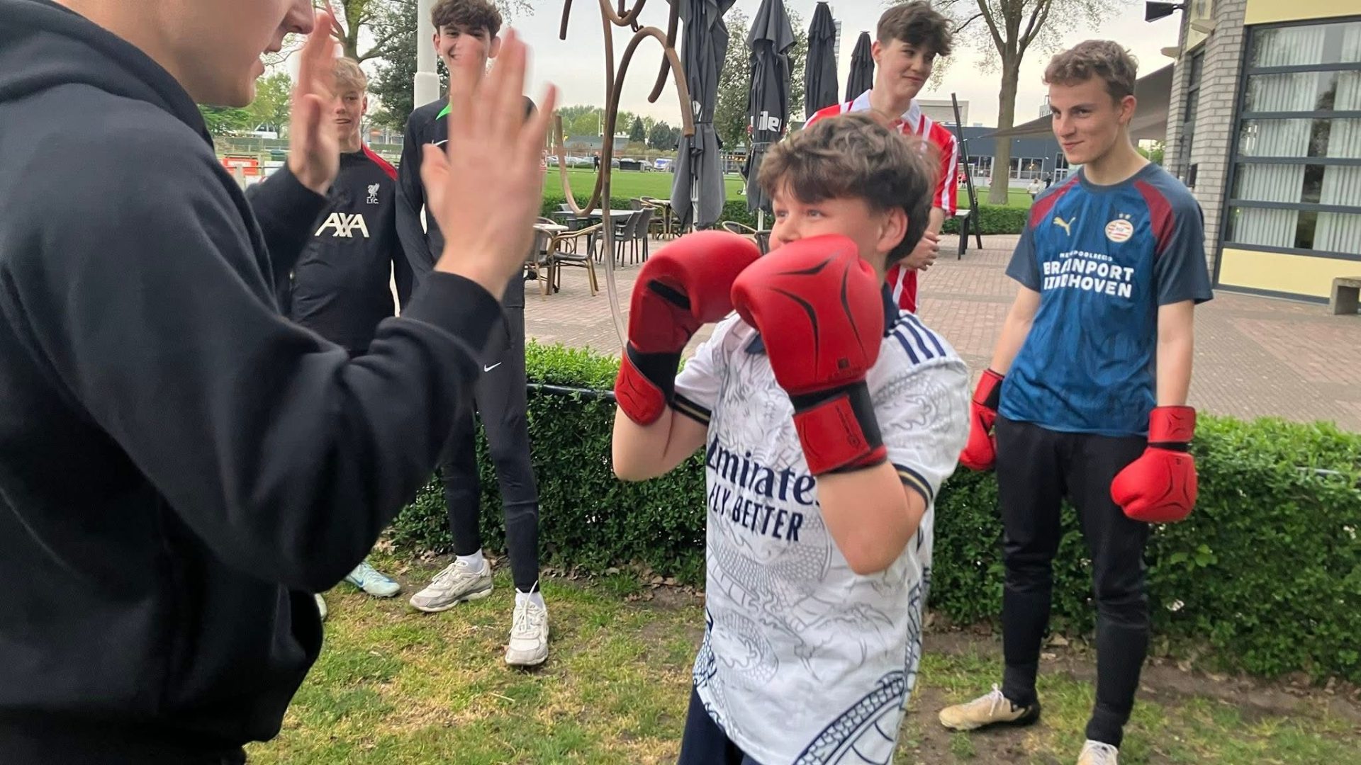 Merefeldias-bruisende-kickboksclinic-stimuleert-teamwork-7 Merefeldias-bruisende-kickboksclinic-stimuleert-teamwork-7