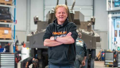 Militaire-voertuigen-van-volledig-verroest-tot-strak-in-de-lak2