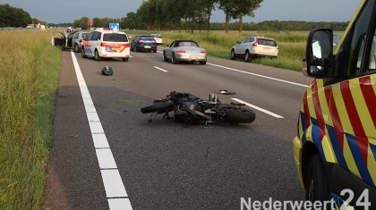 Ongeval waarbij motorrijder hard onderuitgegaan is op de A2. Motor vliegt over de vangrail naar andere rijrichting A2