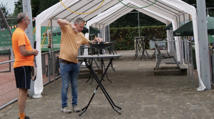 NTC72-en-Vogelwerkgroep-Nederweert-slaan-handen-ineen-om-Hop-te-steunen