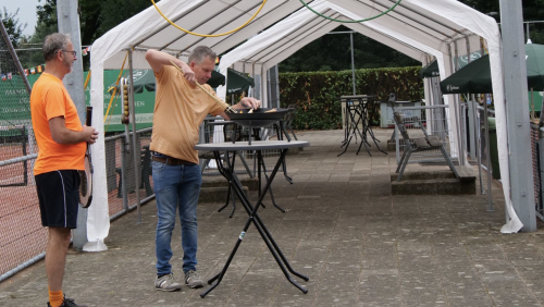 NTC72-en-Vogelwerkgroep-Nederweert-slaan-handen-ineen-om-Hop-te-steunen