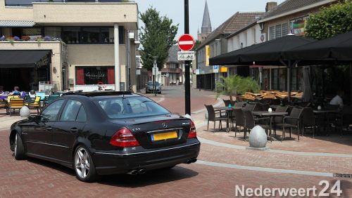 éénrichtingsverkeer Kerkstraat Nederweert nog niet bekend onder de Nederweertenaren