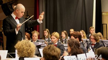 Zondag 5 januari was het jaarlijkse Nieuwjaarsconcert van Harmonie Sint Joseph Nederweert in Gemeenschapshuis de Pinnenhof. Een bom volle zaal konden de inwoners van Nederweert genieten van drie optredens.