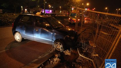 auto tegen herwerk Kasteelsingel Weert