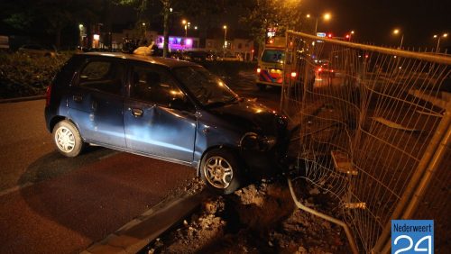 auto tegen herwerk Kasteelsingel Weert