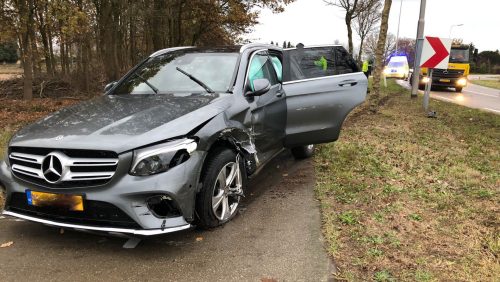 Ongeval-Maaseikerweg-Weert-drie-voertuigen-geen-gewonden-3