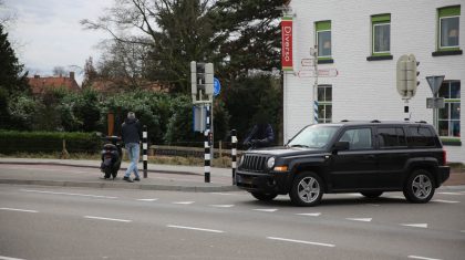 Ongeval-Scooter-auto-Brugstraat-Nederweert-33 Ongeval-Scooter-auto-Brugstraat-Nederweert-33