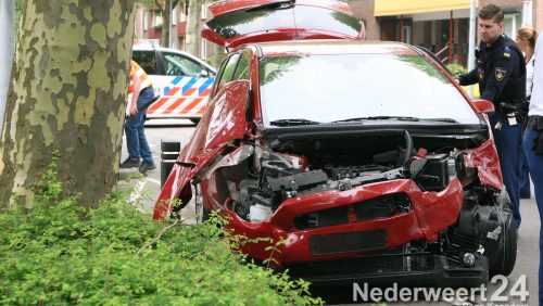 Woensdagmiddag heeft er een ongeval plaatsgevonden op de kruising St. Jozefslaan met de Kruisstraat in Weert.