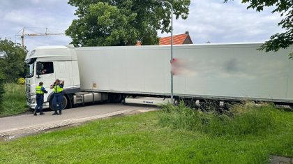 Ongeval-vrachtwagen-Rakerstraat-Laar-Weert-1-1