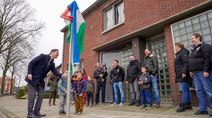 Onthulling-bord-Jong-Nederland-Budschop-4 Onthulling-bord-Jong-Nederland-Budschop-4