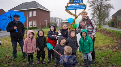 Onthulling-borden-‘Gezelligste-Straat-van-Nederweert-2023-6