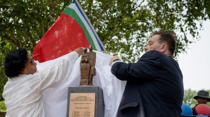 Onthulling-informatiebord-en-monument-70-jaar-Molukkers-in-Weert-Johan-Horst-8