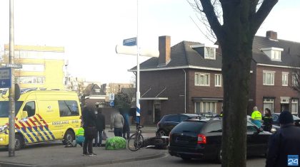 Pizzakoerier-botst-met-auto-Weert-1