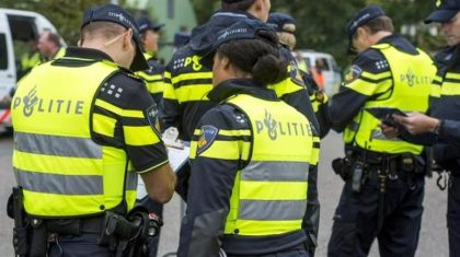 Politie-Agenten-op-straat