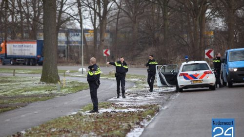Klopjacht Pannenweg Nederweert na aanrijding Lindestraat randweg