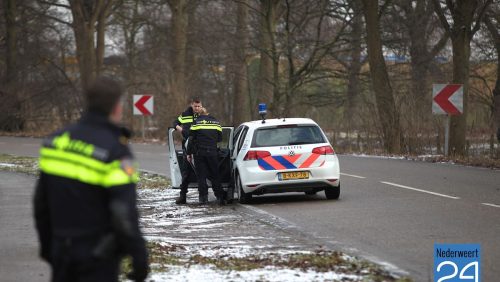 Klopjacht Pannenweg Nederweert na aanrijding Lindestraat randweg