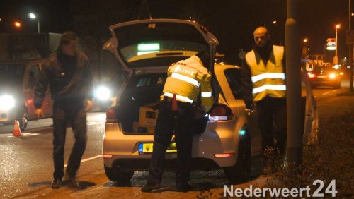 Vanmiddag heeft de politie een grote algemene verkeerscontrole uitgevoerd in de gemeente Nederweert. De actie vond plaats in het kader van het donkere dagen offensief. Op verschillende toegangswegen van Nederweert heeft de politie voertuigen gecontroleerd.