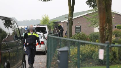 Politie-inval-Vrijkebomenweg-Ospel-1