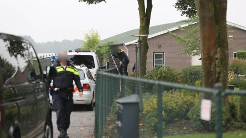 Politie-inval-Vrijkebomenweg-Ospel-1
