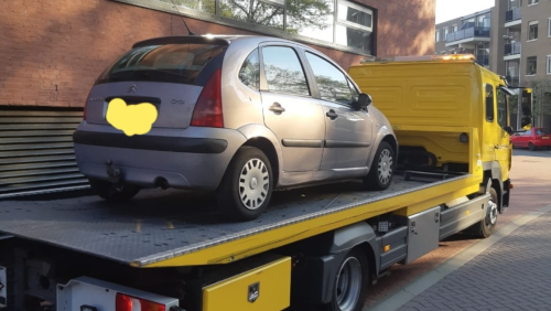 Politie-neemt-auto-van-hardleerse-bestuurder-in-beslag