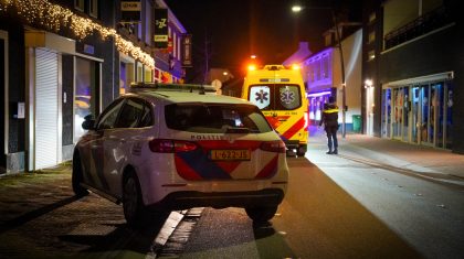 Politie-onderzoekt-steekincident-Brugstraat-in-Nederweert-3 Politie-onderzoekt-steekincident-Brugstraat-in-Nederweert-3