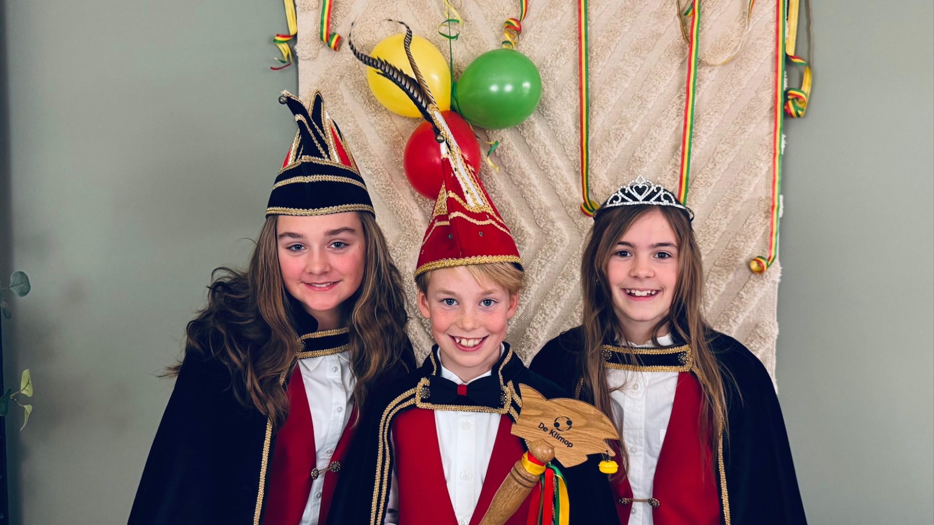 Prins-Mees-en-Prinses-Sara-nieuwe-Prinsenpaar-op-OBS-De-Klimop-in-Nederweert