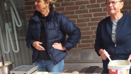 Proef-eens-een-krentenwafel-mevrouw