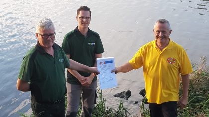 Reddingsbrigade-Nederweert-dankt-nieuwe-sponsor-IBOR-Advies