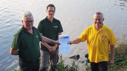 Reddingsbrigade-Nederweert-dankt-nieuwe-sponsor-IBOR-Advies