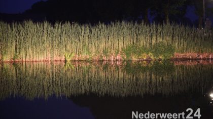 Ree-in-kanaal-noordervaart-nederweert-1 De brandweer van Nederweert is dinsdagavond uitgerukt voor een ree wat in het water gezien was.