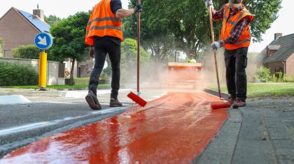 Rode-fietsstrook-Molenweg-Nederweert-2