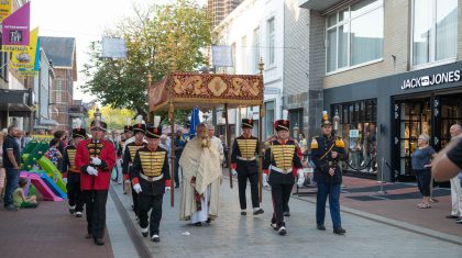 Sacramentsprocessie-Weert-2017-15