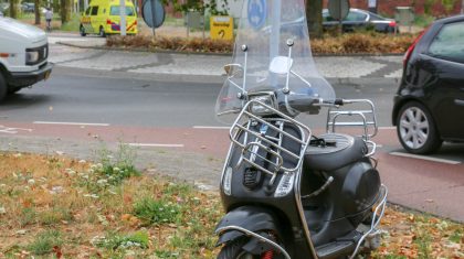 Scooterrijder-aangereden-Maaslandlaan-Weert-2
