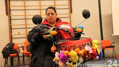 Scootmobiel training Nederweert
Gisteren werd voor de tweede keer een scootmobieltraining gegeven in sporthal "De Bengele" in Nederweert.
