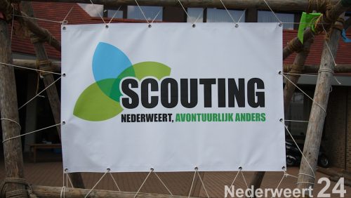 Deze dag waren alle leden van jong tot oud in het dorp bezig met een feestelijk spellenprogramma. Vanaf 11:00 waren ze op het Raadhuisplein in de weer met een stoepkrijtspel, zochten ze hun weg in een levensgrote doolhofpuzzel op het Sint Antoniusplein en was het oppassen geblazen voor knallende ballonnen bij het Lambertushof. Maar ook in Budschop kwam je ze tegen: in het Julianapark zag je ze al rennend over een sportief parcours, en in het kanaal bij waterscoutinghonk de Thuishaven trotseerden de scouts de natuurwetten door in een grote opblaasbare bal over het water te wandelen!