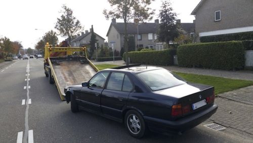 Spaanse-geschorste-auto-in-beslag-genomen