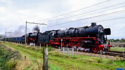 Speciale-jubileum-express-trein-uit-Rotterdam-passeert-station-Weert6