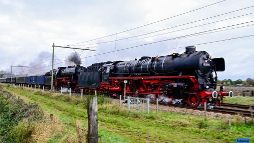Speciale-jubileum-express-trein-uit-Rotterdam-passeert-station-Weert6