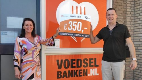 Stichting-Kei-Sjiek-doneert-E350-aan-Voedselbank-Weert