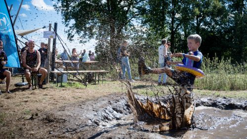 Succesvolle-Mudrun-trekt-groot-aantal-deelnemers-31 Succesvolle-Mudrun-trekt-groot-aantal-deelnemers-31