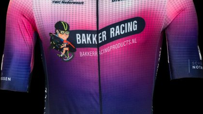TWC-Nederweert-dingt-mee-naar-titel-mooiste-wielershirt-van-Nederland